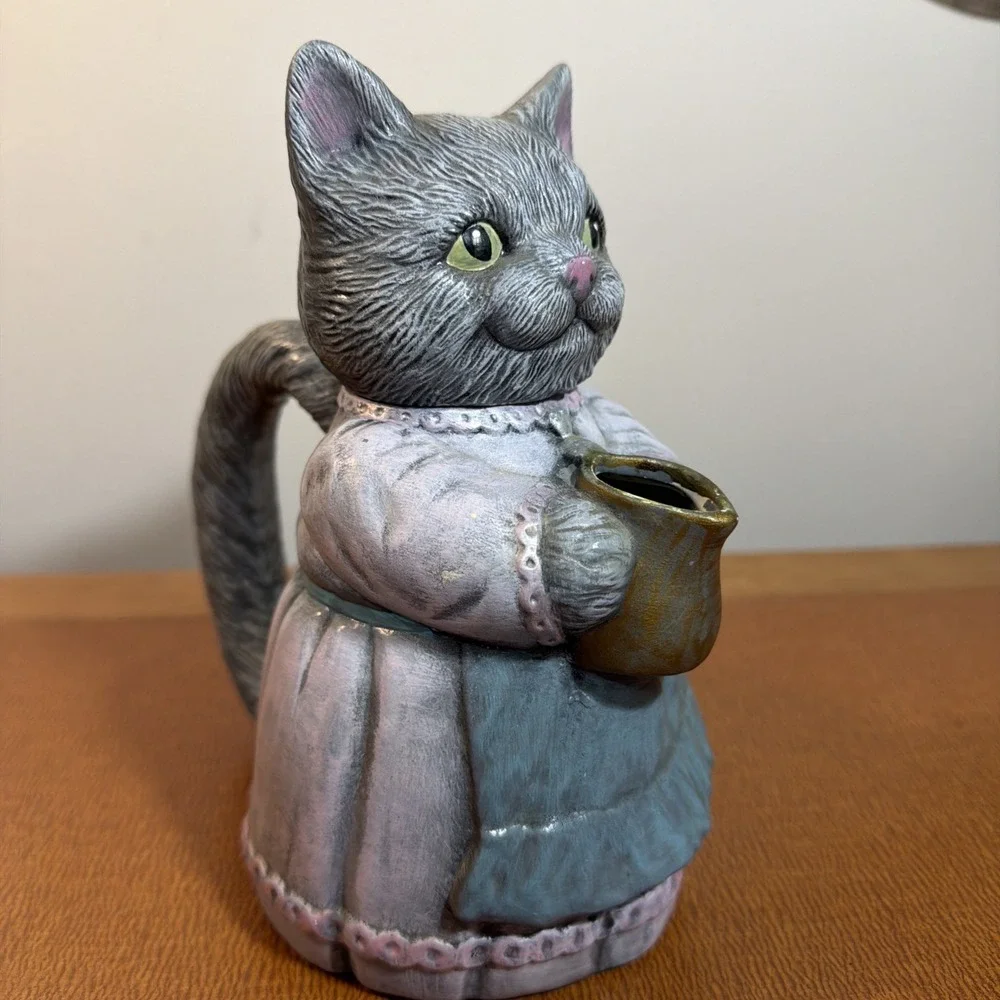 Vtg Mother Cat Ceramic Teapot Hand Painted 8